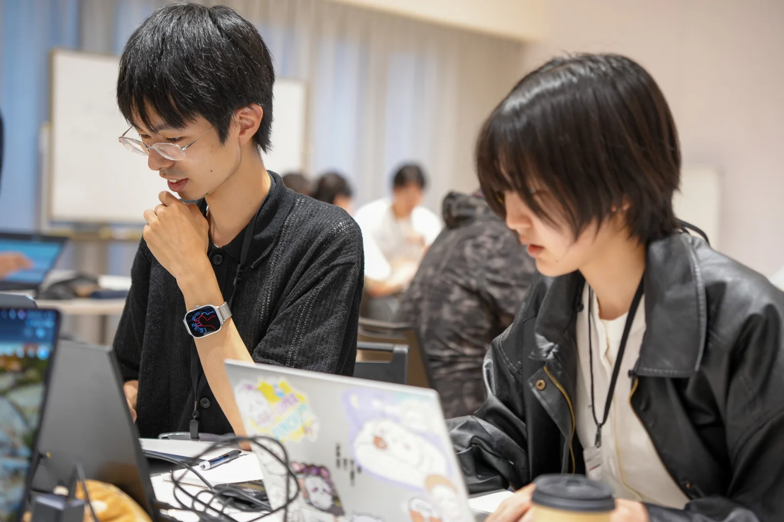 チームで開発に取り組む様子